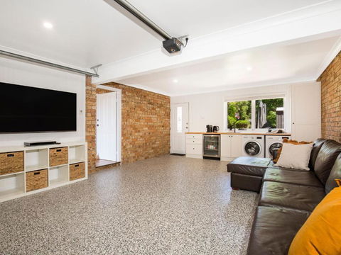 Anacapri - Pet Friendly - Opposite Beach - Fireplace - Great Ocean Road Tourism 3