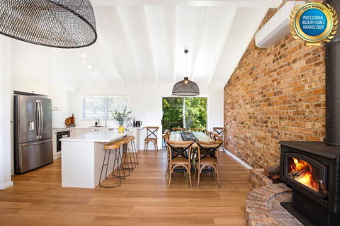 Anacapri - Pet Friendly - Opposite Beach - Fireplace - Great Ocean Road Tourism 1