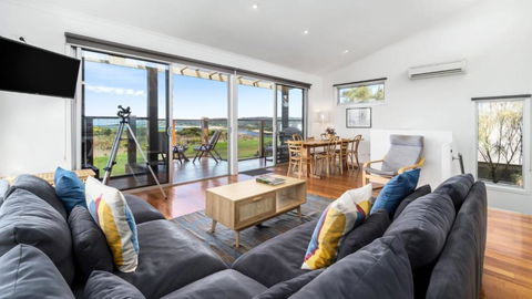 Anchorage - Great Ocean Road Tourism 3