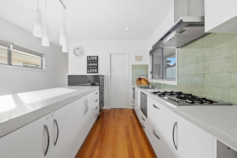 Anderson Pool Premium - Great Ocean Road Tourism 3