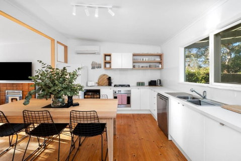 Anglesea Beach House 2 - Great Ocean Road Tourism 1