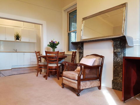 Anglesey House Iconic Forbes CBD Heritage Home - Great Ocean Road Tourism 2