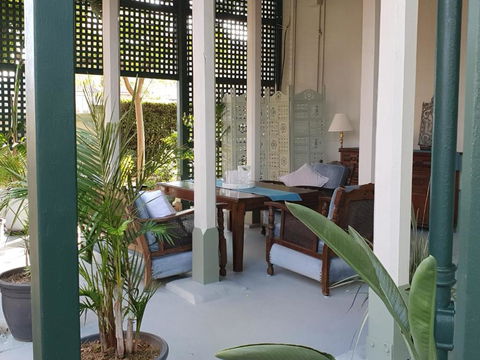 Anglesey House Iconic Forbes CBD Heritage Home - Great Ocean Road Tourism 1
