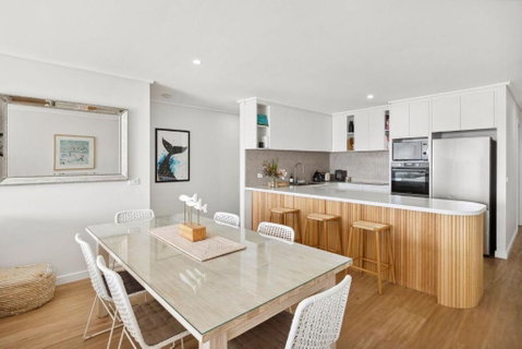 Apartment 12 Pacific Apartments - Great Ocean Road Tourism 4