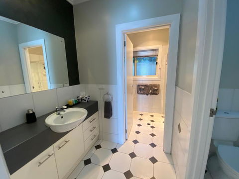 Apartment 144 Mount Gambier - Great Ocean Road Tourism 4
