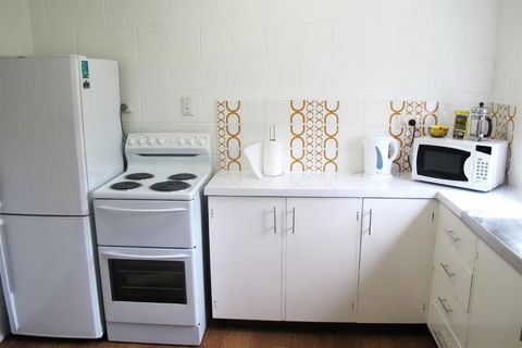 Apollo Jewel Beachfront Apartments - Great Ocean Road Tourism 4