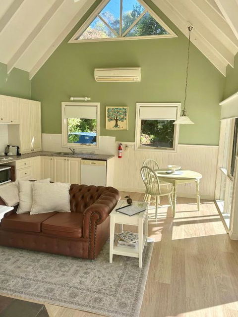 Apple Tree Cottage - Great Ocean Road Tourism 4