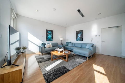 Aqua By The Sea - 1BR, Beachfront, Pool & Gym - Great Ocean Road Tourism 4