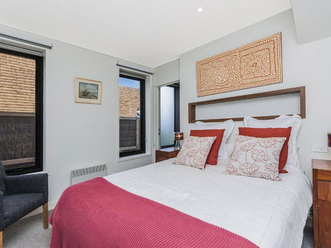 Aqua Mist Seascape - Great Ocean Road Tourism 3