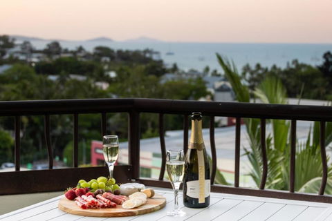 Aqua On The Edge - Great Ocean Road Tourism 1