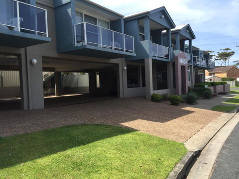 Aquarius Apartments Mollymook - Great Ocean Road Tourism 0
