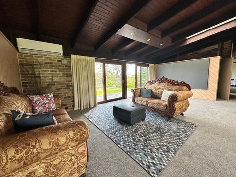 Arcadia Stunning Manor Tennis & Pool & Hottub - Great Ocean Road Tourism 1