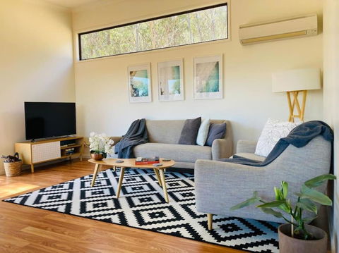 Architecturally Designed Rural Retreat - Great Ocean Road Tourism 1