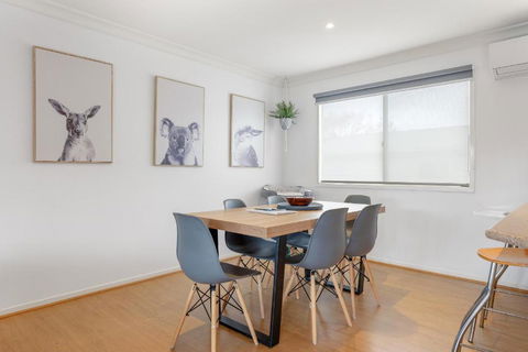 Area 51 By Ready Set Stay - BYO LINEN & TOWELS - Great Ocean Road Tourism 1
