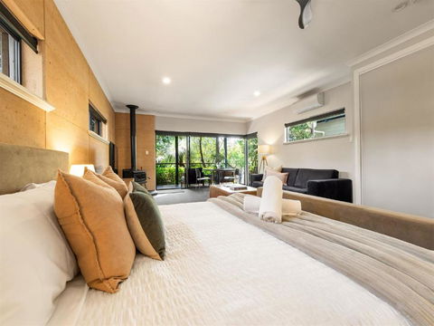 Aroha - Great Ocean Road Tourism 4