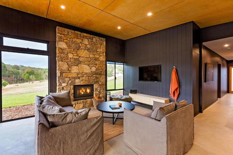 Artisan Koorabin - Great Ocean Road Tourism 2