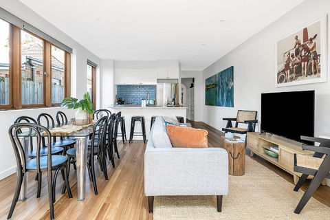 Artscape - Luxurious Bondi Beach Family Villa! - Great Ocean Road Tourism 0