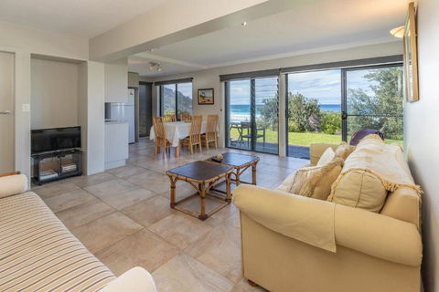 At Blueys - Great Ocean Road Tourism 2