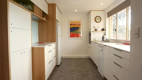 At Elizabeths - Great Ocean Road Tourism 1