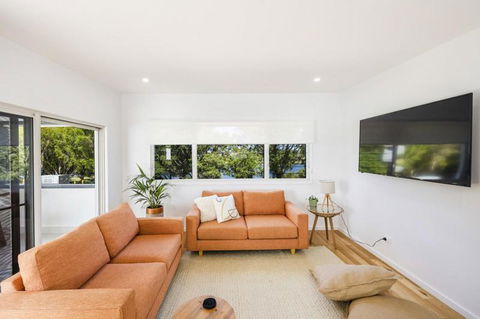 Aura Apartment-LJHooker Yamba - Great Ocean Road Tourism 0