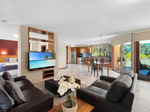 Aurora Cottages - Six Seasons - Great Ocean Road Tourism 0