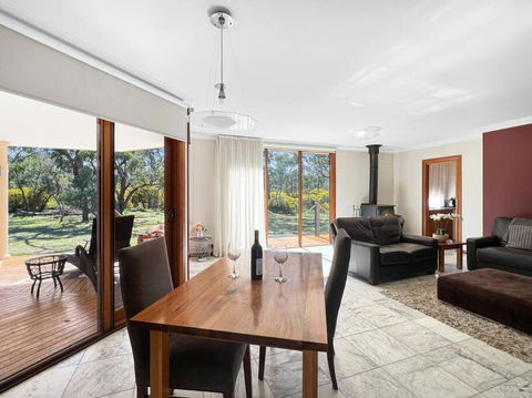 Aurora Cottages - Six Seasons - Great Ocean Road Tourism 1