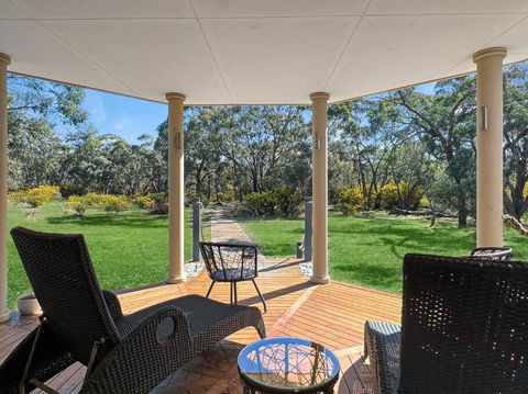 Aurora Cottages - Six Seasons - Great Ocean Road Tourism 3