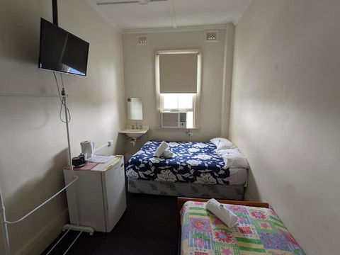 Australian Hotel - Great Ocean Road Tourism 2