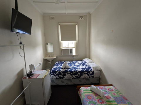 Australian Hotel - Great Ocean Road Tourism 4