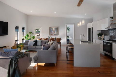 Away - Great Ocean Road Tourism 0