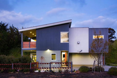 Azura - Great Ocean Road Tourism 3