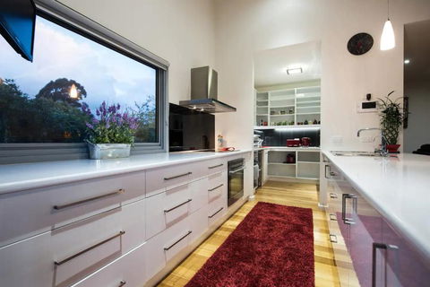 Azura - Great Ocean Road Tourism 2