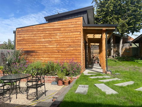 BALMORAL VILLA - Great Ocean Road Tourism 3