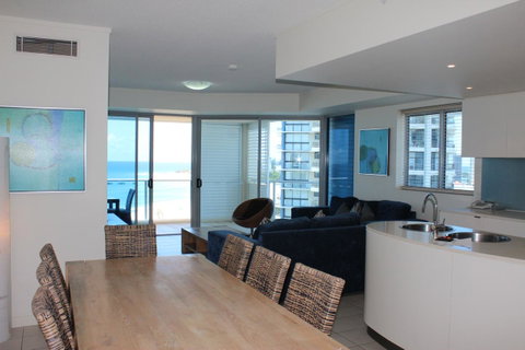 Blue C Coolangatta - Great Ocean Road Tourism 32