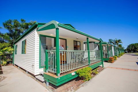 NRMA Bowen Beachfront Holiday Park - Great Ocean Road Tourism 17