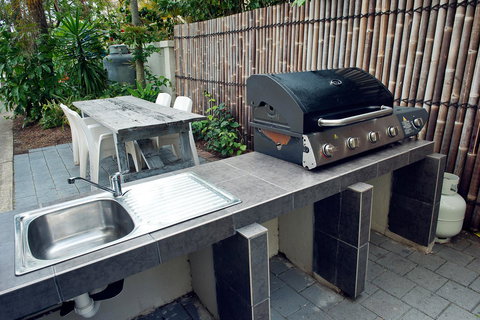 Burleigh Gold Coast Motel - Great Ocean Road Tourism 23