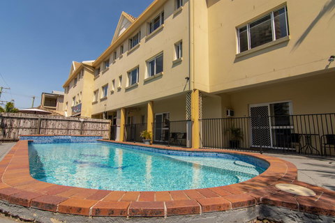 Burleigh Gold Coast Motel - Great Ocean Road Tourism 21