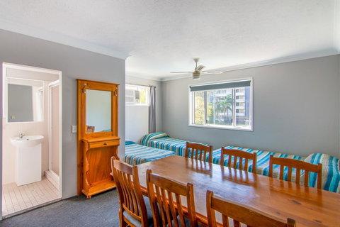 Burleigh Gold Coast Motel - Great Ocean Road Tourism 16