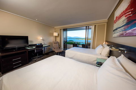 Hilton Cairns - Great Ocean Road Tourism 6