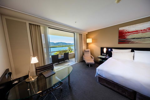 Hilton Cairns - Great Ocean Road Tourism 3