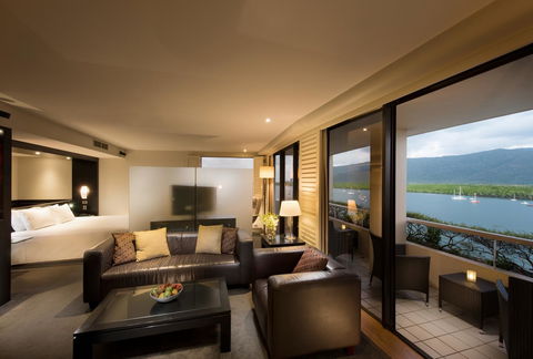 Hilton Cairns - Great Ocean Road Tourism 23