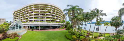 Hilton Cairns - Great Ocean Road Tourism 18