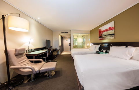 Hilton Cairns - Great Ocean Road Tourism 11