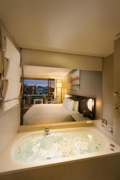 Hilton Cairns - Great Ocean Road Tourism 22