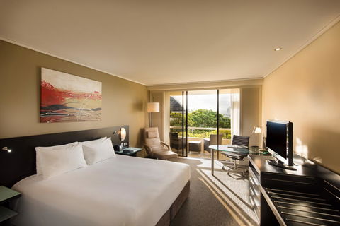 Hilton Cairns - Great Ocean Road Tourism 9