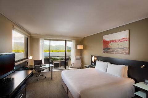 Hilton Cairns - Great Ocean Road Tourism 7
