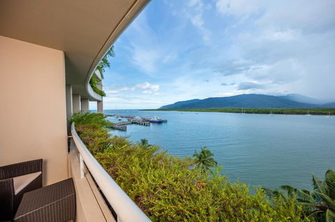 Hilton Cairns - Great Ocean Road Tourism 5