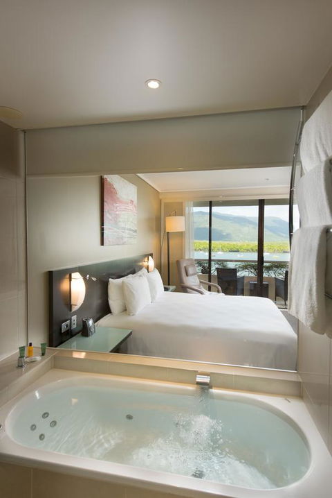 Hilton Cairns - Great Ocean Road Tourism 2