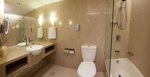 Hilton Cairns - Great Ocean Road Tourism 28