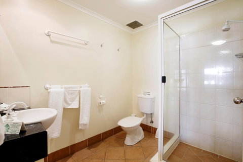 Glenmore Tavern - Great Ocean Road Tourism 14